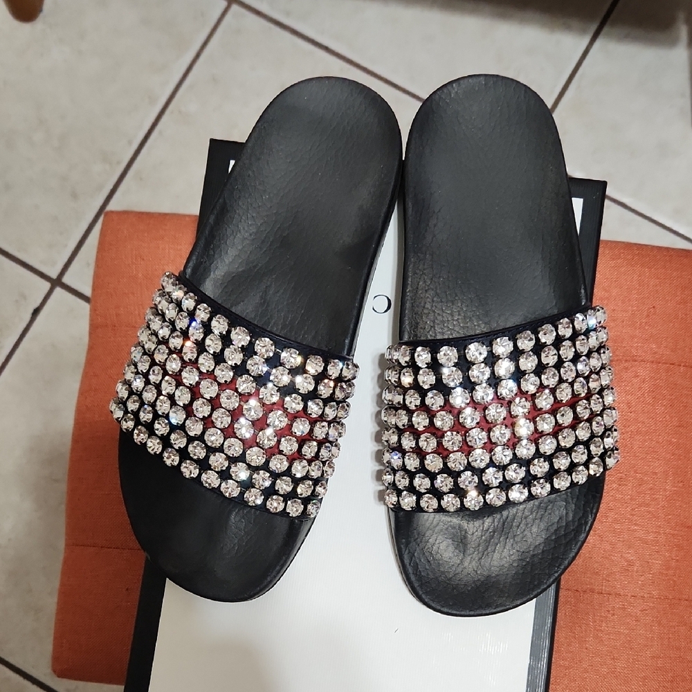 Authentic GUCCI Elegant Slide Sandals with Rhinestone Embellishments Size 38